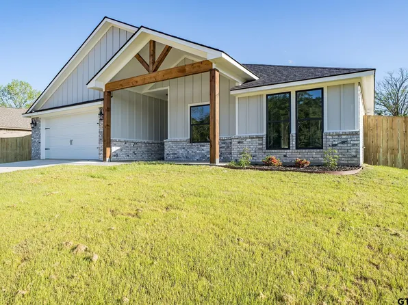 16117 Crossing Cir, Lindale, TX 75771