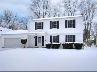 29637 Wellington Dr, North Olmsted, OH 44070