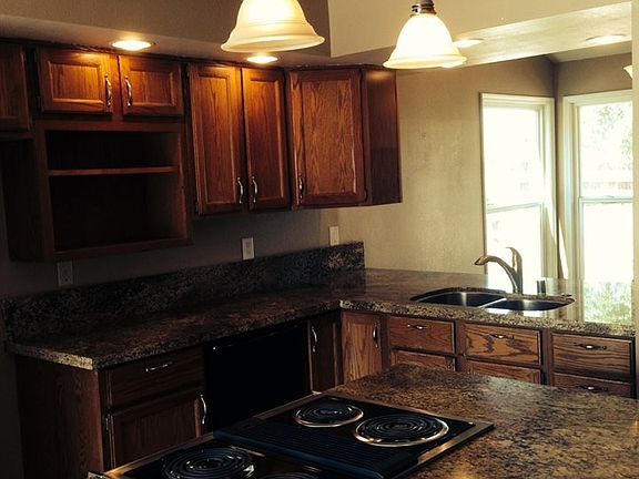 5th image of 500 Cambridge Ct