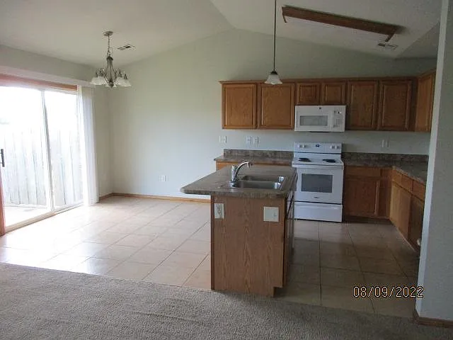 Kitchen/Dining