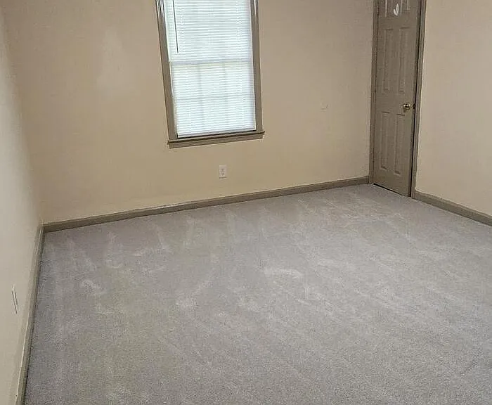 477 Southern Way — Photo 2