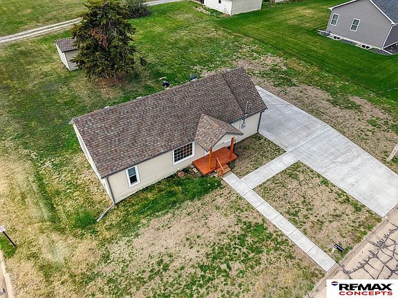 3rd image of 821 2nd St