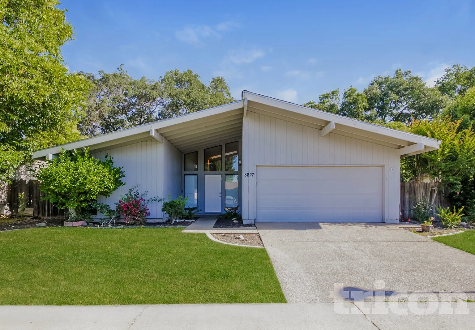 8827 Kelsey Drive Elk Grove CA — Photo 1