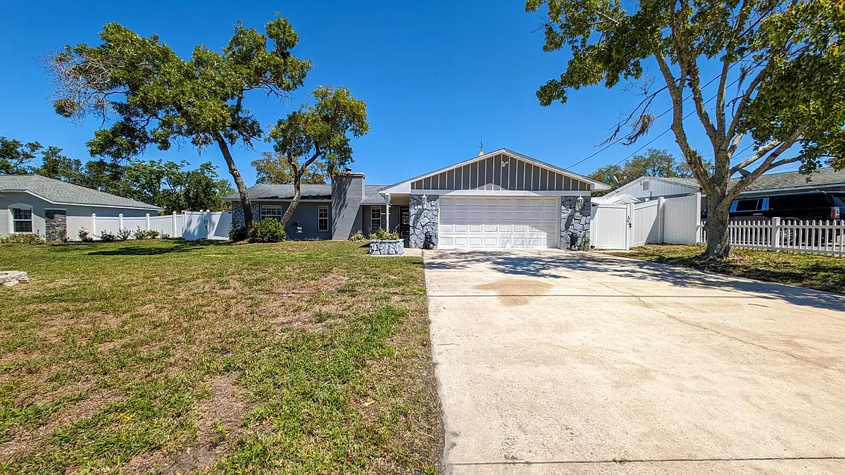 Building Photo - 122 Galiano Ct