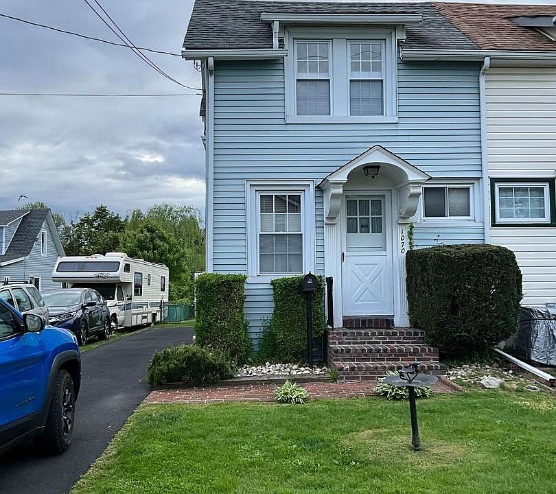 1st image of 1070 Cedar Ave