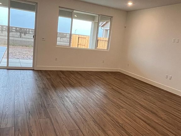 4th image of 4369 Hawkfinch Cir