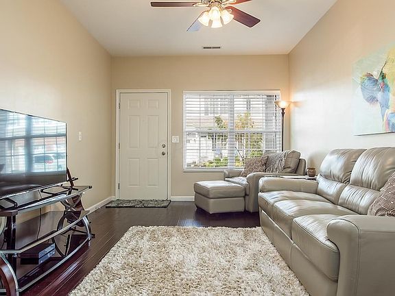 4th image of 1220 Park Dr