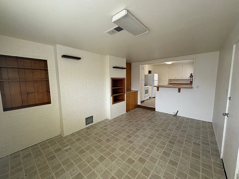 2435 B St — Photo 7