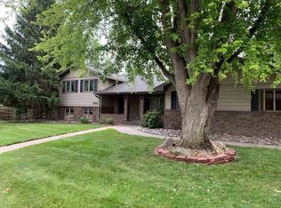 1910 W 35th St, Kearney, NE 68845