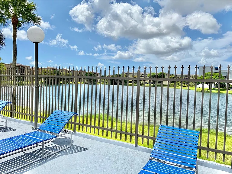 8897 Fontainebleau Blvd #303 — Photo 20