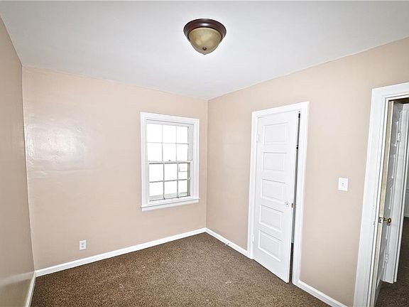 5th image of 225 Hall St