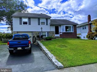 206 Bourne Dr, Broomall, PA 19008