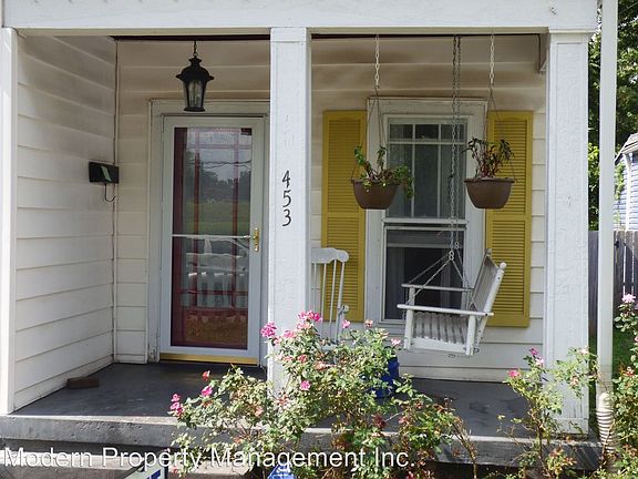3rd image of 453 Bourbon Ave