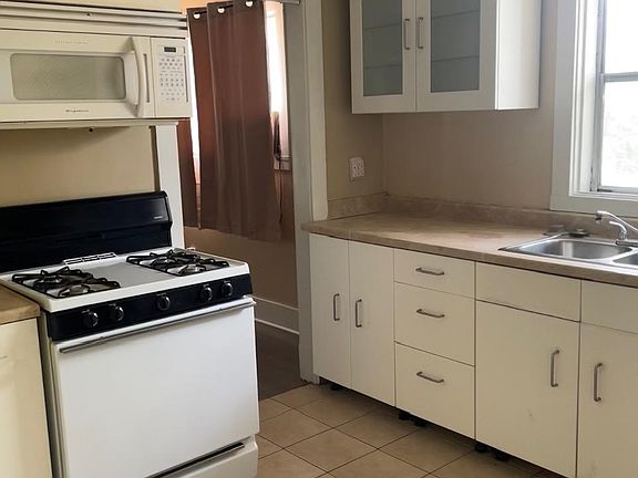 5th image of 709 E 600 S