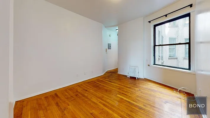 Rented by Bond New York | media 5
