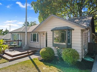 923 NW 97th St, Seattle, WA 98117