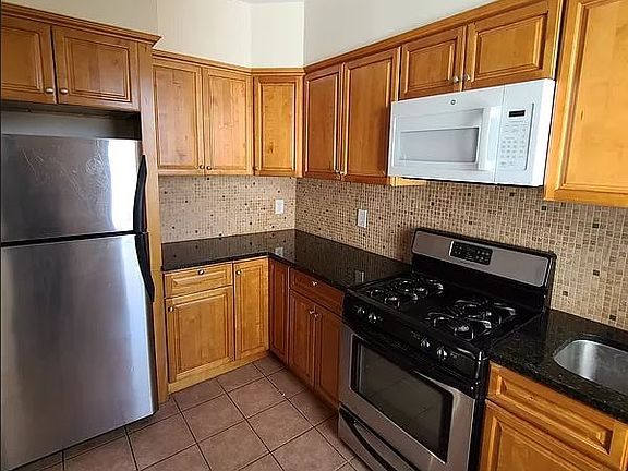 3rd image of 34-20 34th St #7