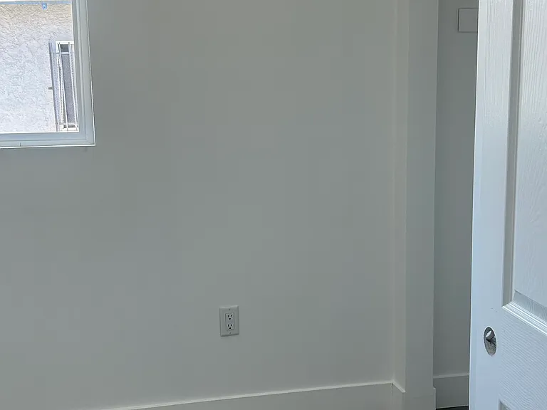 1419 E 61st St #A — Photo 20