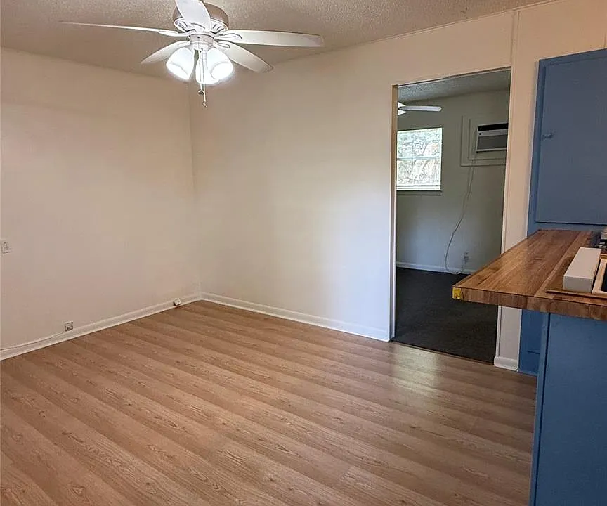 2711 Hemphill Park #A-102