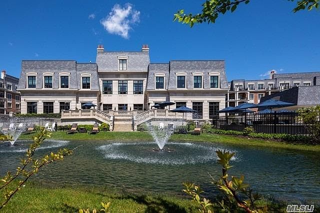 1st image of 1000 Royal Ct