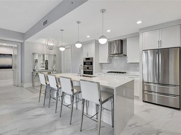 5th image of 1135 3rd AVE S #206