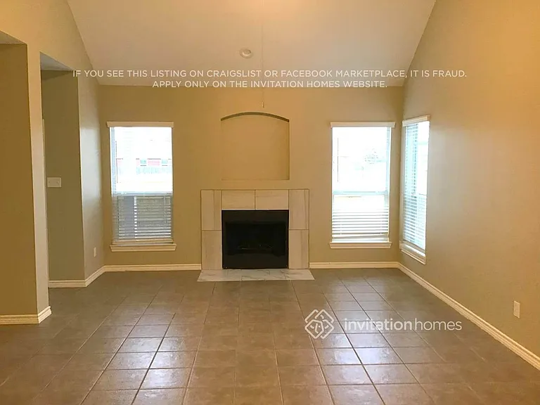 9913 Old Field Dr — Photo 2