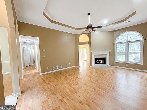 3rd image of 530 Country Club Dr