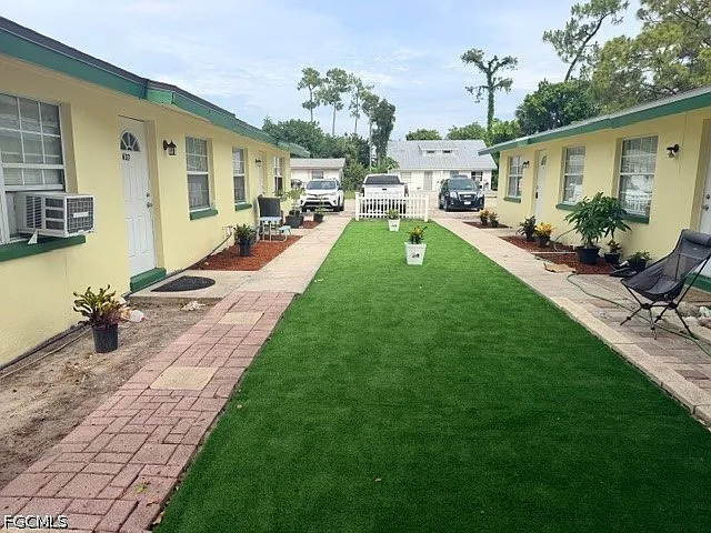 2 bed, 1.0 bath, 725 sqft, $1,200 — Photo 2