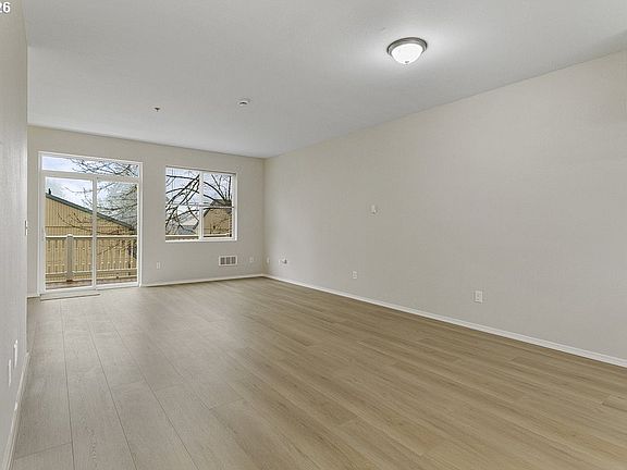 4th image of 19903 SW Poplarwood Pl Unit 10