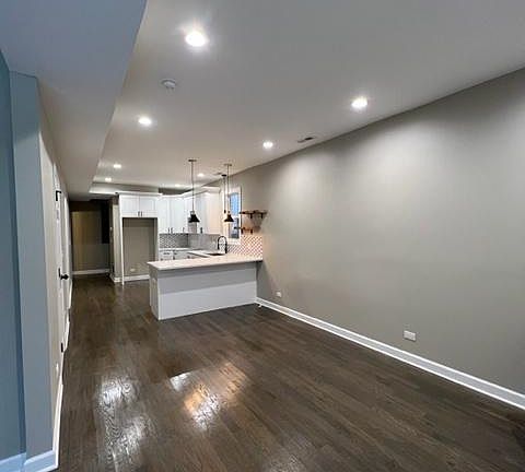 4th image of 3537 W Wolfram St #2
