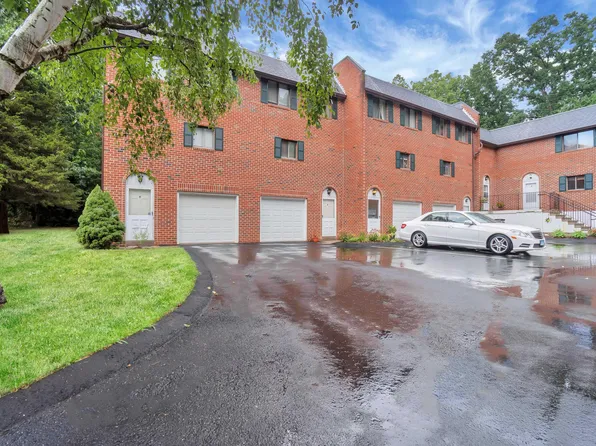 550 Darling St Unit 42A, Southington, CT 06489