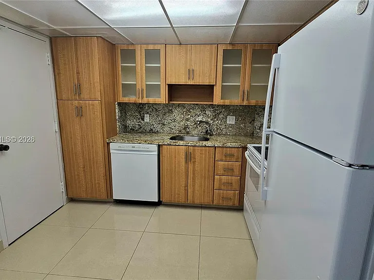 1980 S Ocean Dr #22G — Photo 2