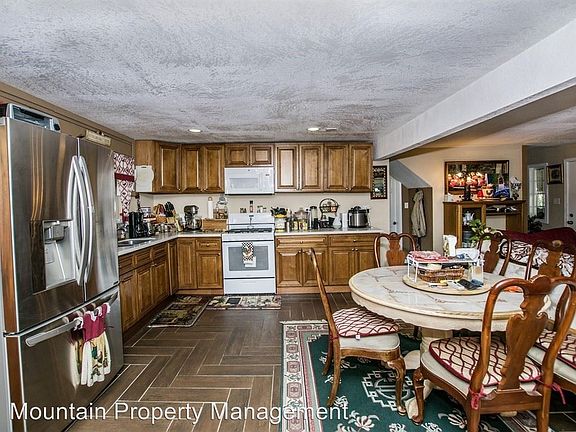 5th image of 592 Shady Dell Ln