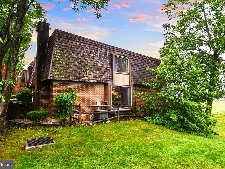 9401 Hickory View Pl — Photo 42