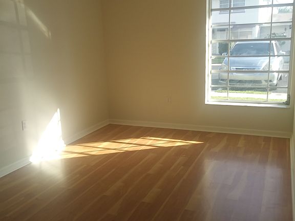 3rd image of 4367 Tahitian Gardens Cir APT G