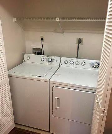 4th image of 100 Pelican Pointe Dr