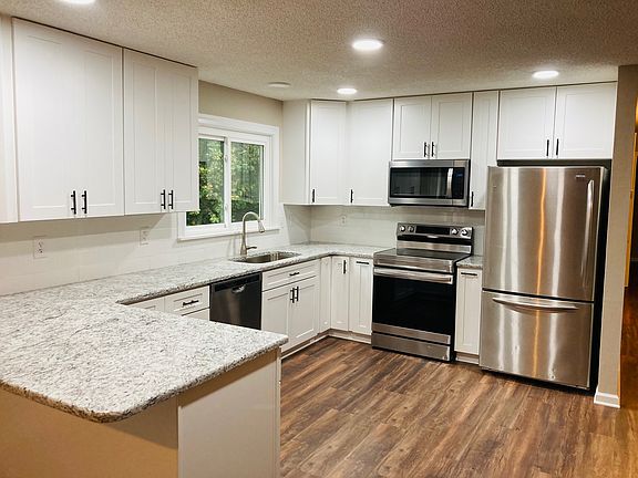 2nd image of 2177 Lynmore Dr