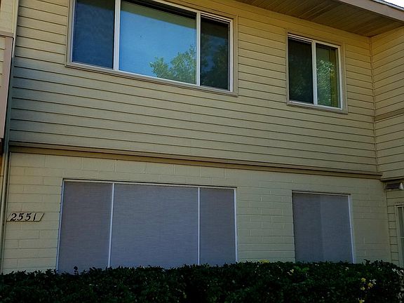 4th image of 2551 W Rose Ln Unit 216