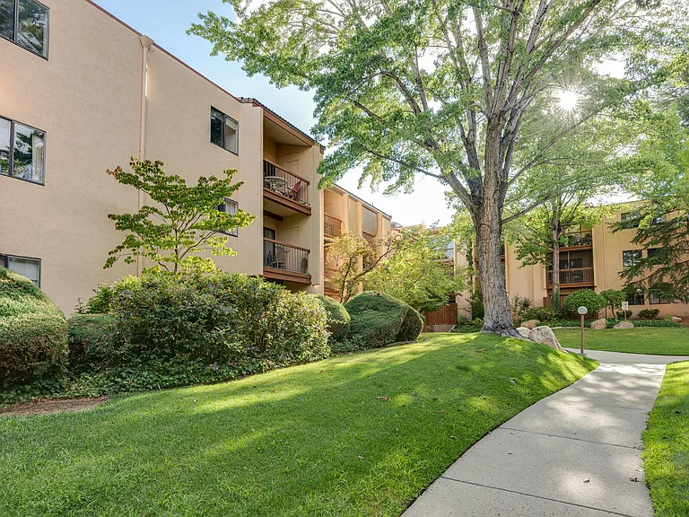 2700 Plumas St #106 — Photo 12