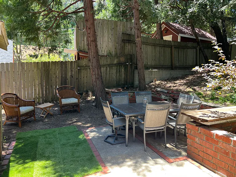 689 Knoll Dr — Photo 11