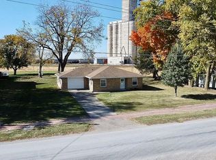 405 S Johnston St, Kenney, IL 61749