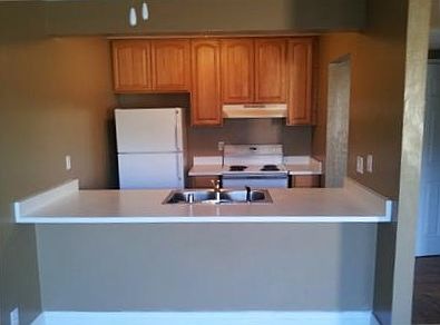 1st image of 2606 Fairmont Ln