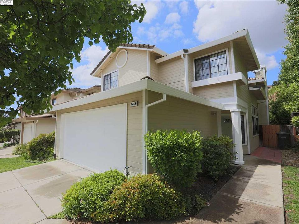 1st image of 2263 Foxhill Dr