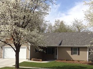 604 NW 7th St, Abilene, KS 67410