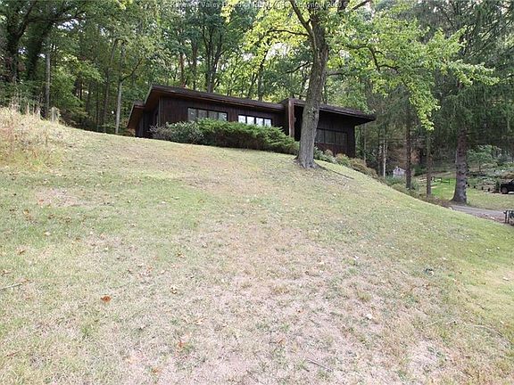 2nd image of 2306 Claridge Cir