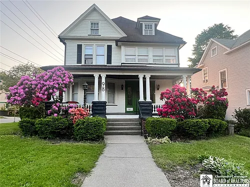 98 Forest Ave Photo 1