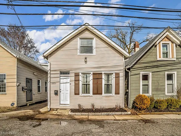 4300 Fulton Ct, Cleveland, OH 44113