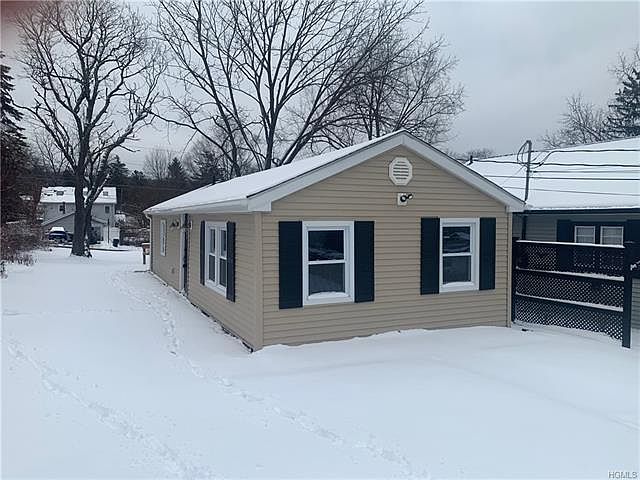 1st image of 26 Putnam Dr