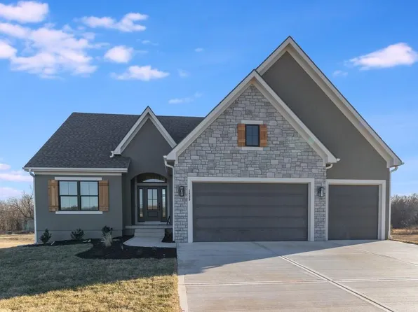 1839 Woodward Cir, Raymore, MO 64083