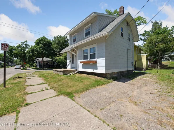 943 Dakin St, Lansing, MI 48912